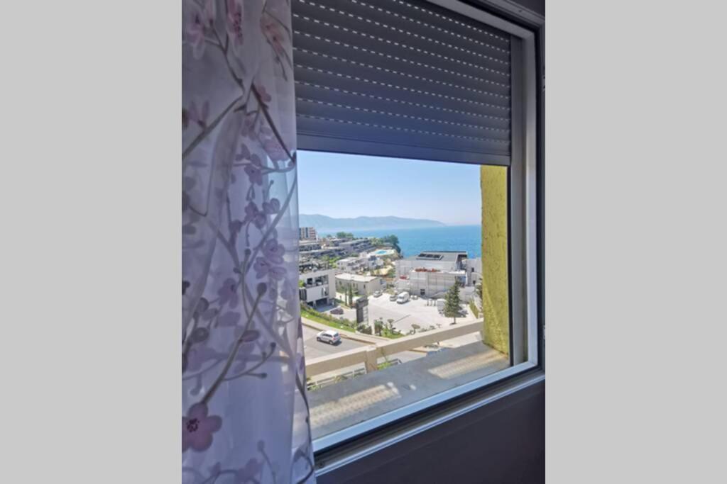 Spectacular Seaview Apartment Vlore Exterior photo